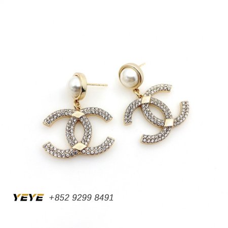 Chanel Pearl Stud Fine Earrings