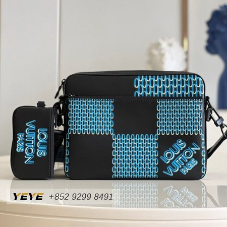 Louis Vuitton M69443 Messenger Bag