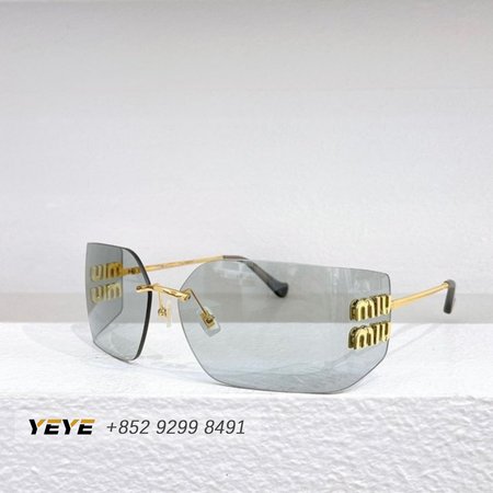 Miu Miu Virtual Try-On Runway Sunglasses