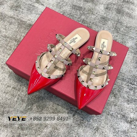 Valentino Rockstud Rockstud Patent Leather Sandal