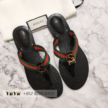 GUCCI Interlocking GG Logo Sandals