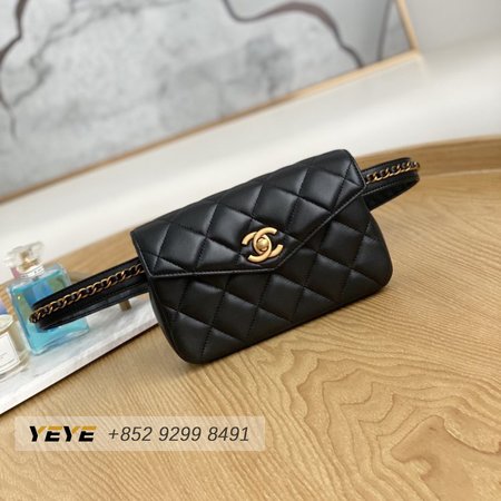 Chanel Pre-Owned Leather Hip Clutch Bag