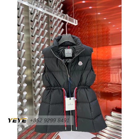 Moncler Gerardmer Down Vest In Black