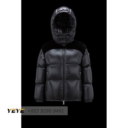 Moncler Meandre Short Down Jacket Black White