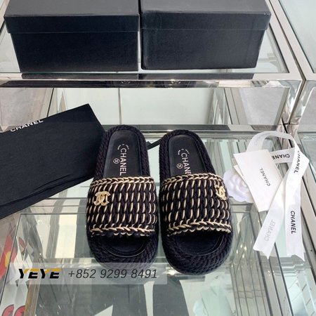 Chanel Crochet Mule Black/Gold 35-40