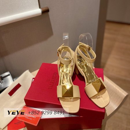 Valentino One Stud Calfskin Sandal 35-39